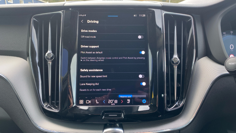 Volvo XC60 2.0 B5P Plus Dark 5dr AWD Geartronic Petrol Estate